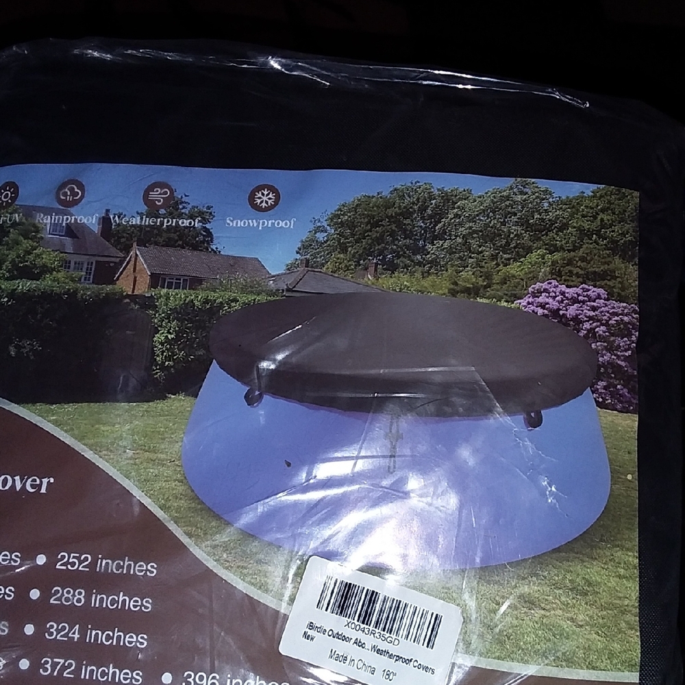 Round Pool Cover in Black and Light Blue